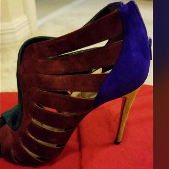 **SOLD** Louboutin Caged Heels 👠 / Booties - Picture 4 of 8